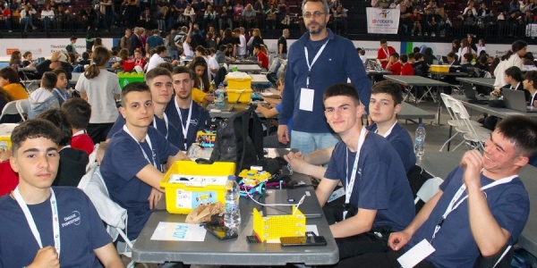 Το σχολείο μας στον τελικό του Πανελλήνιου διαγωνισμού Ρομποτικής